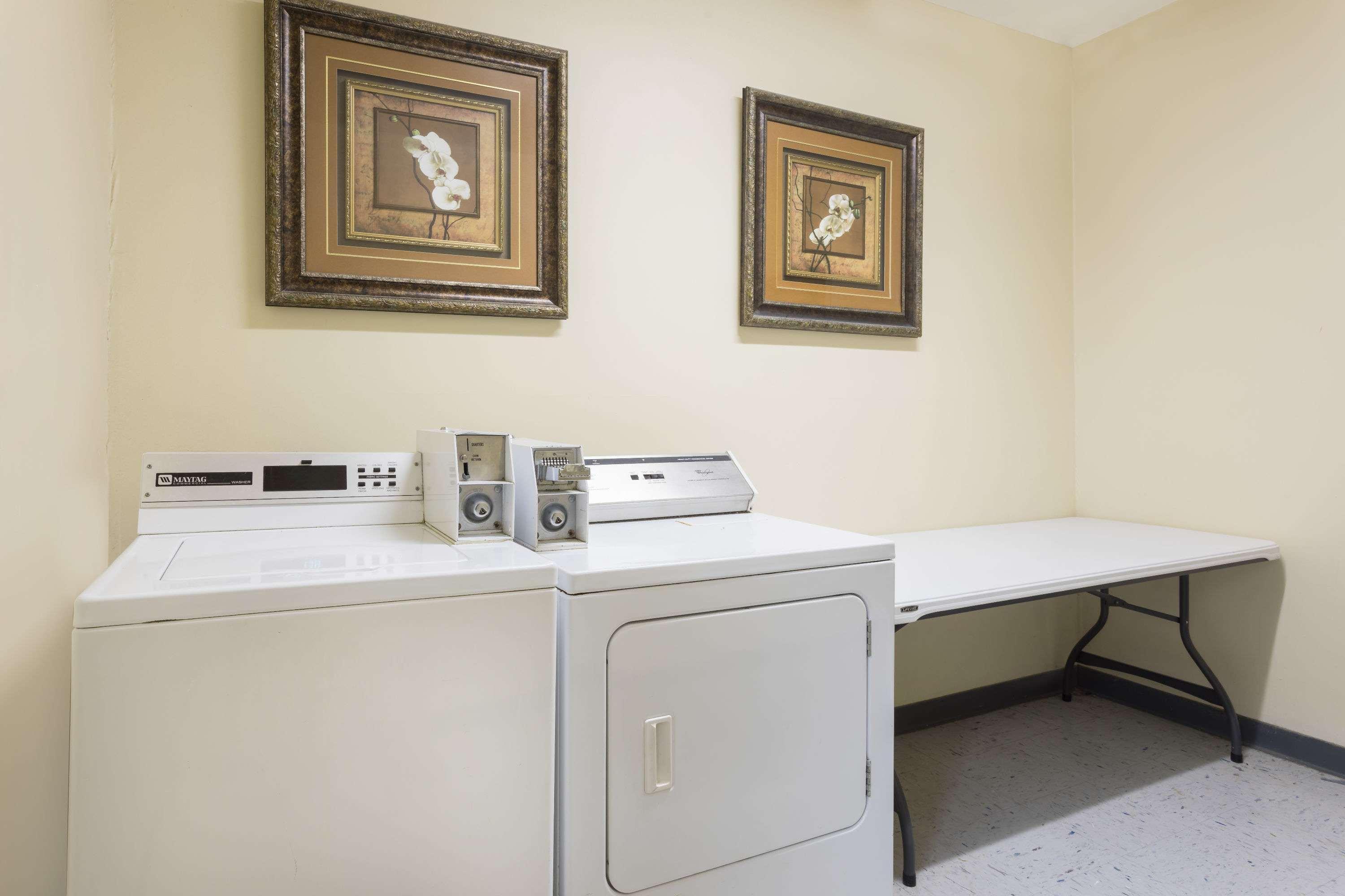 ซูเปอร์ 8 บาย วินด์แฮม ดูสัน ลาฟาแยต เวสต์ แอเรีย Motel Duson ภายนอก รูปภาพ
